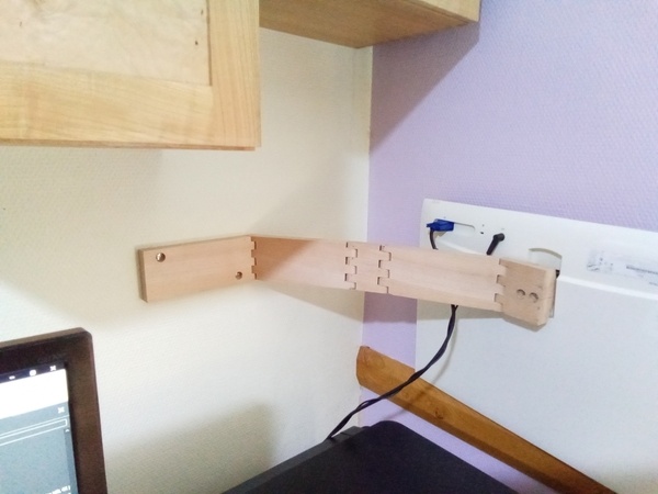 Bras articulé pour écran d’ordinateur