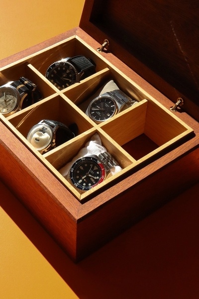 Boite à montre en marche d'escalier recyclée