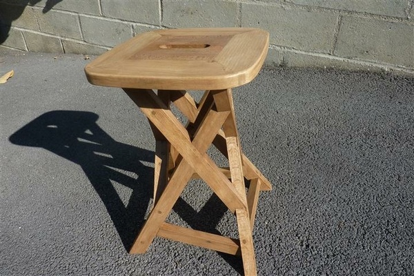 Tabouret  4 croix de st André inclinées