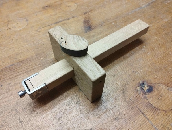 Vue de dessus avec sa magnifique vis de serrage