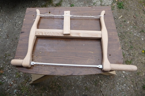 Scie cadre à chantourner (tout a la main)