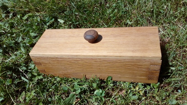 Boite assemblée à queue droite