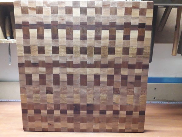 Planche à découper en bois de bout