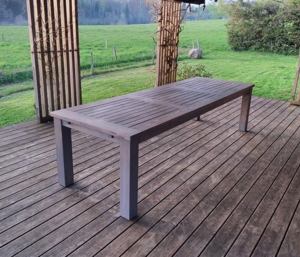 Table de jardin