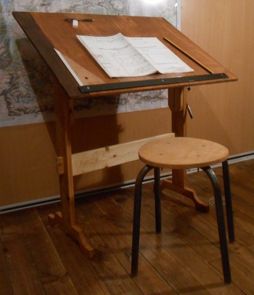 Une table à dessin