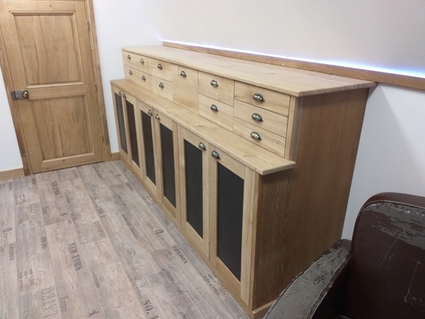 Enfilade pour un atelier de couture