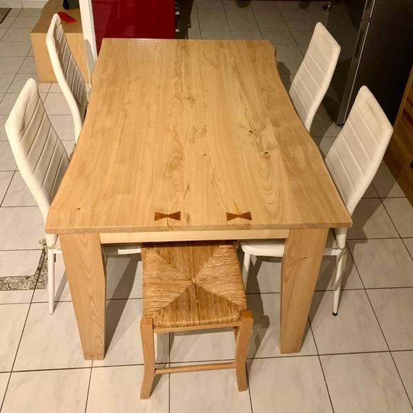 Table en châtaignier