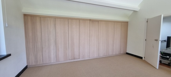 Dressing sobre en sous pente.