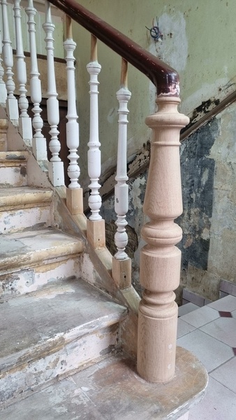 Réparation rampe d'escalier