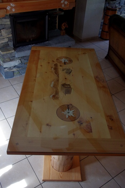 Table à manger en mélèze et pin cembro