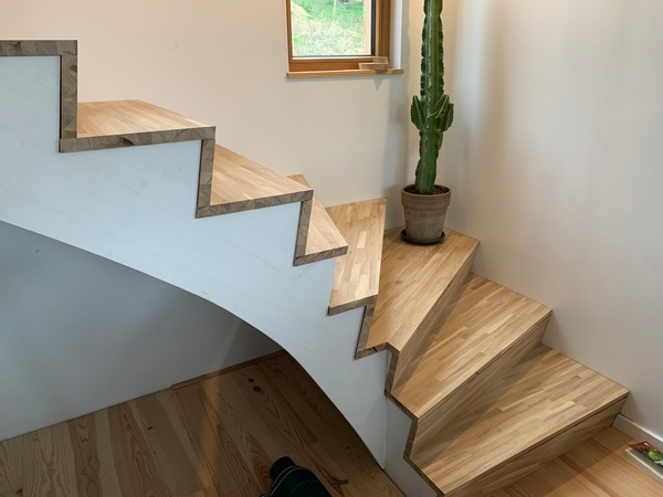 Escalier chêne double quart tournant - marche en Z