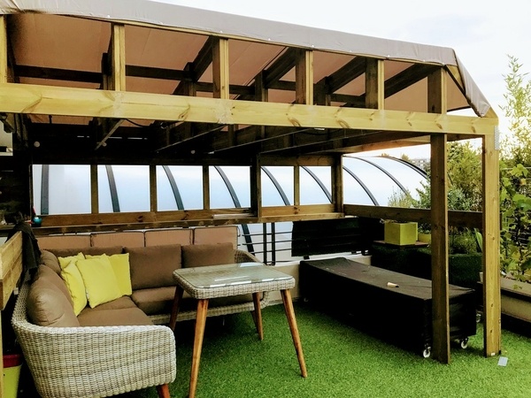 Pergola de terrasse en lames de terrasse