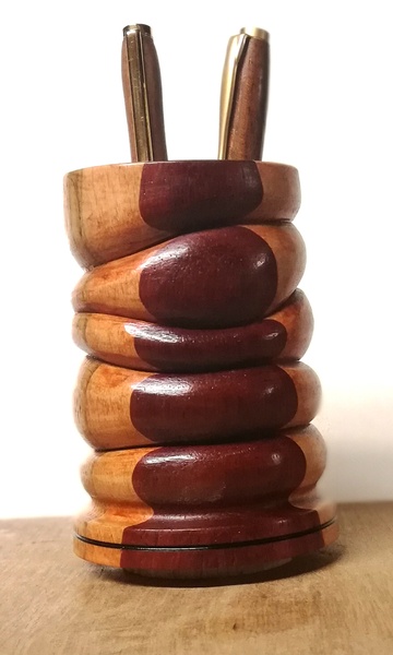 Pot à crayons "le nom définitif reste à trouver"