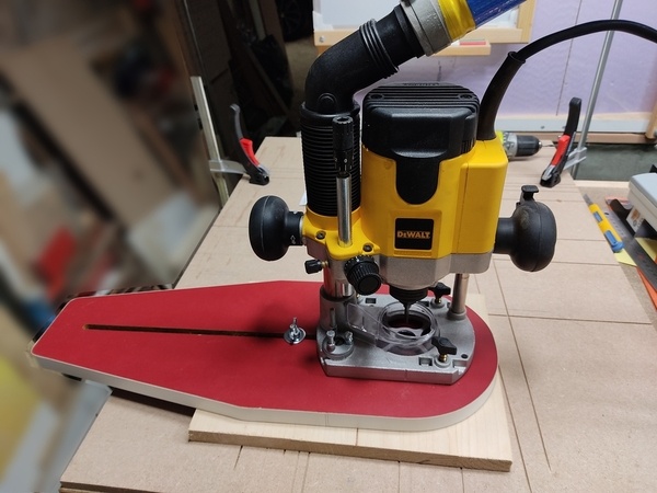 Gabarit ou compas pour défonceuse