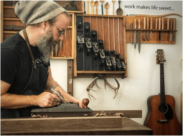 Tom Fidgen vient cette année à l'Atelier Touchons du Bois à Epinal!