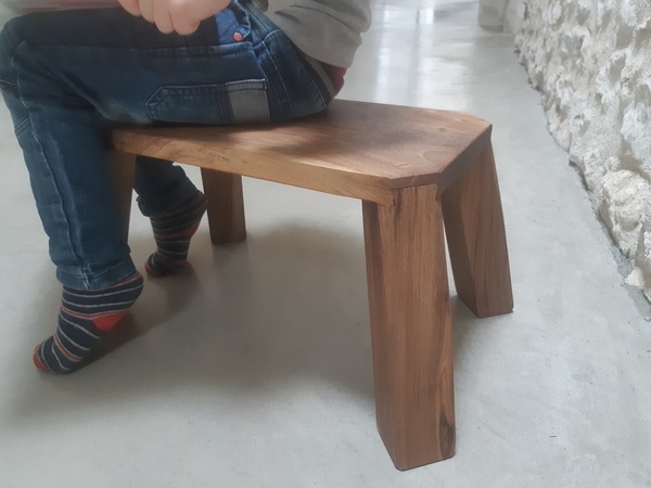 Tabouret / marche pied sans colle, ni clou ni vis ;-)
