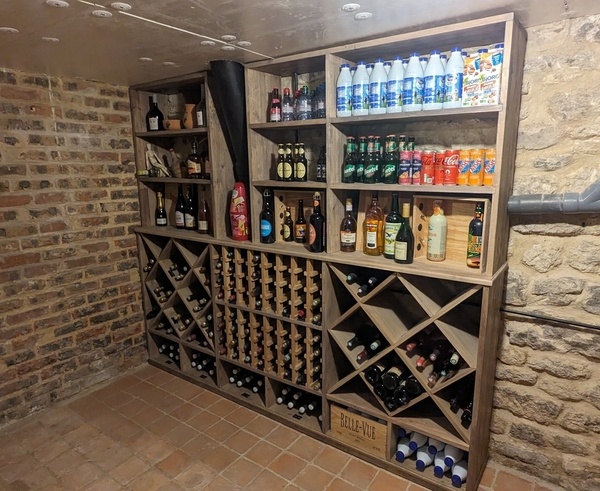 Meuble et casiers à vin