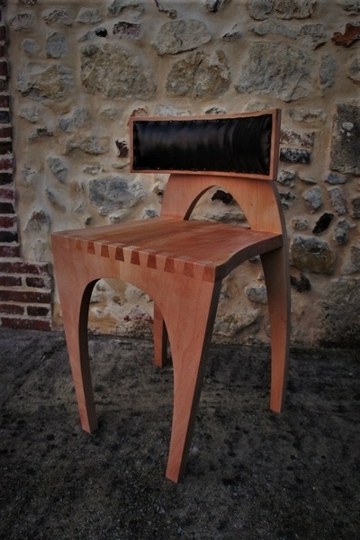 Chaise en platane.