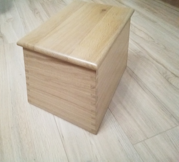 Marchepied à roulettes escamotables