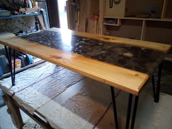 Table basse rivière des Bauges