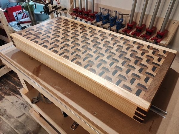 Billot façon 3D avec queues d'arondes