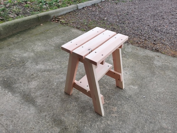 Tabouret en bois