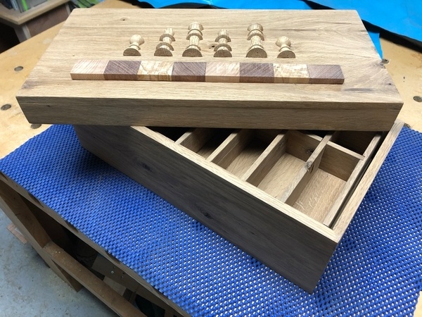 Boite pour pièces d'échecs