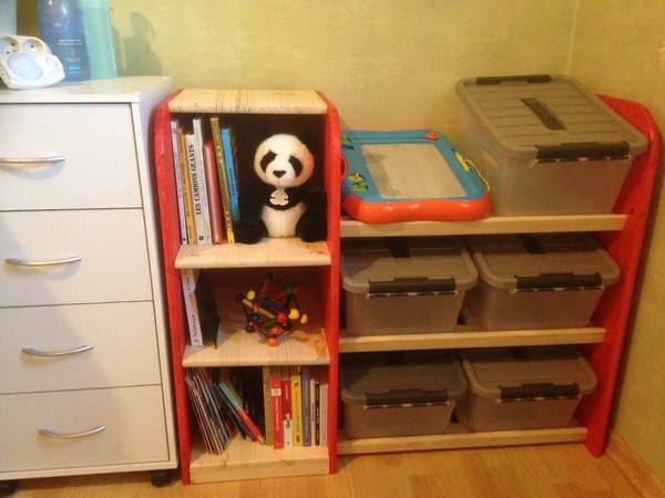 Bibliothèque + porte caisses de rangement pour mon fils