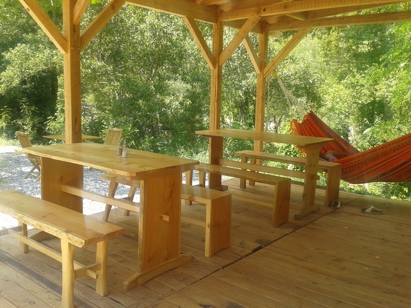 Mobilier extérieur en mélèze et chataignier