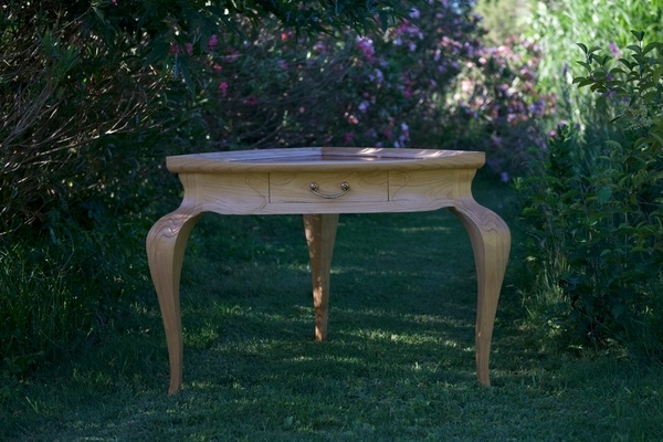 Petit meuble de milieu