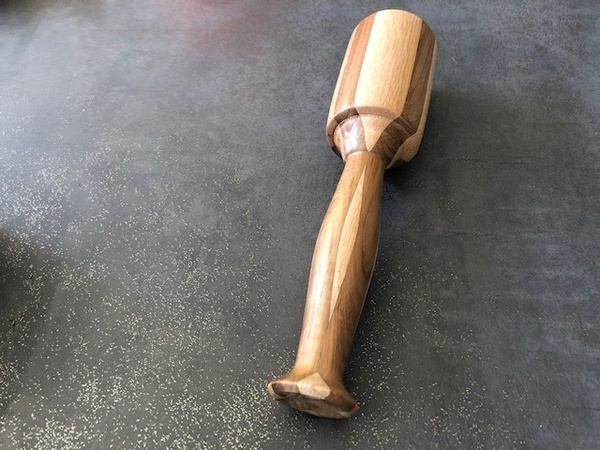 Un maillet en deux bois