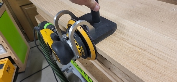 1 prototype de dispositif de ponçage de chants