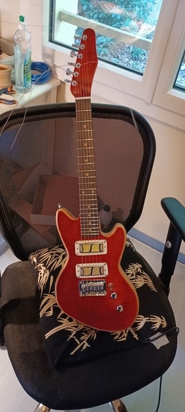 Réalisation d'une guitare électrique - Modèle enfant - Avril-Mai 2022
