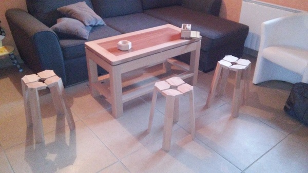 Tabourets inspired by Zeloko