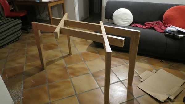 Bureau avec plateau en verre