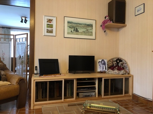 Meuble TV simple sans quincaillerie ni visserie