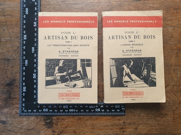 Lot de 2 tomes "Les Manuels Professionnels pour l'Artisan du Bois" de A. Sthégens.