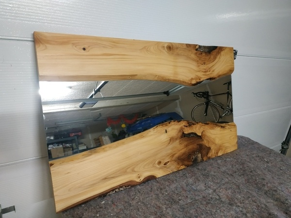 Un miroir de type "live edge"