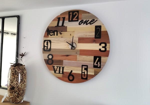 Horloge en bois de palette