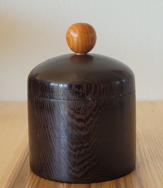 Petite boîte en wengé et if
