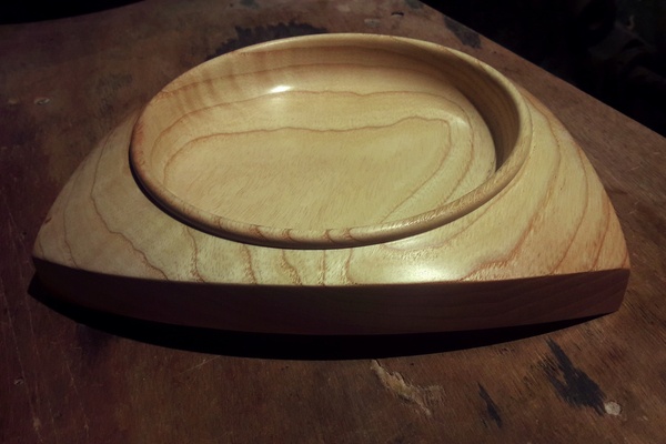 Un vide-poche en frêne