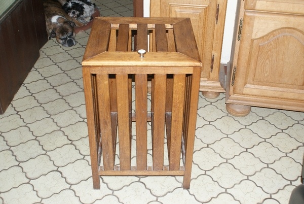 Bac a linge avec chene récupéré sur la carcasse d'un vieux divan