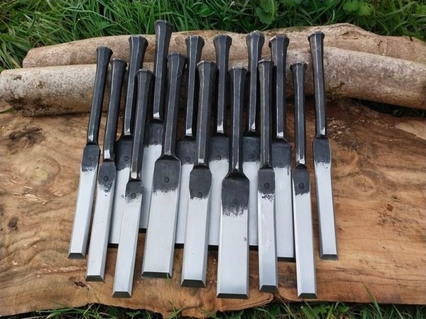 De beaux outils forgés pour Notre-Dame