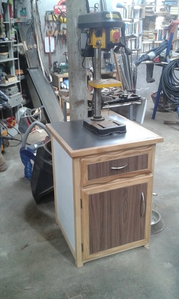 Meuble pour perceuse a colonne