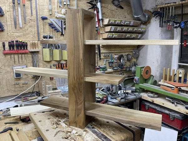 Une étagère moderne