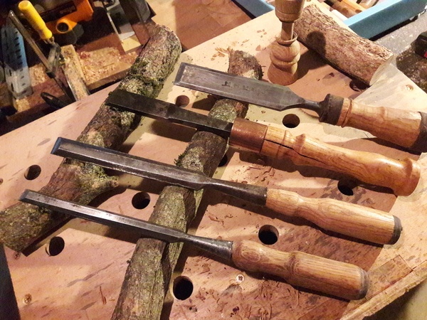 Nouveaux manches pour des ciseaux