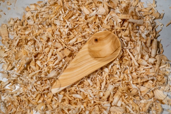 Cuillère triangle mais contente