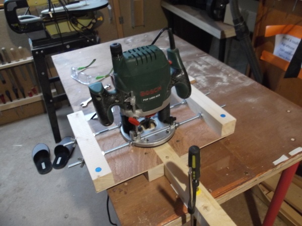 Défonceuse : le double guide parallèle.