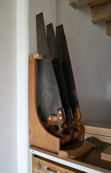 Râtelier à scies égoïnes