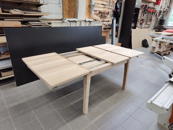 Table et rallonges en orme